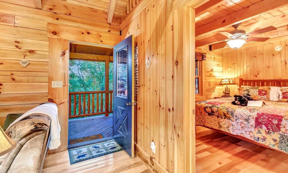 Cabins Apartment | 02) Monongahela Suite