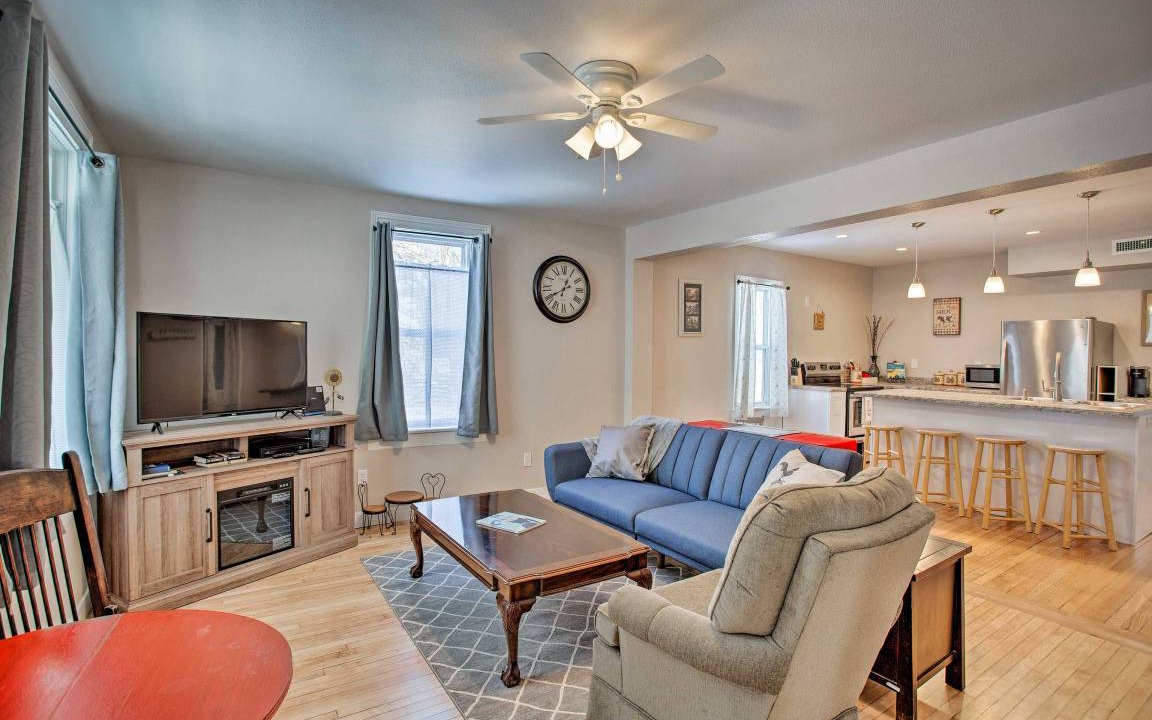 Menomonie Apartment | 125 m² Apartment ∙ 2 bedrooms ∙ 8 guests