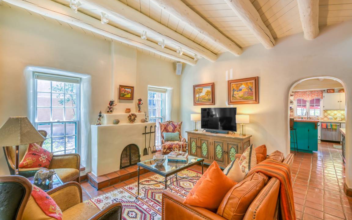 Historic Eastside House | 135 m² House ∙ 2 bedrooms ∙ 4 guests