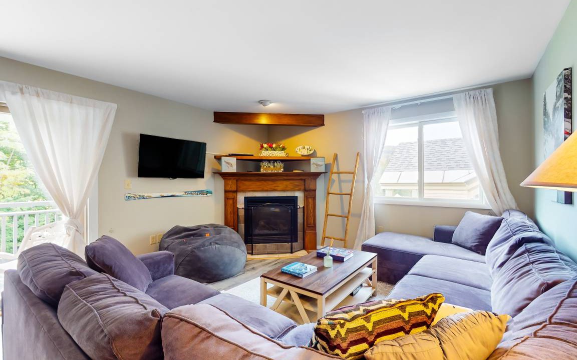 Jeffersonville Condo | 159 m² Condo ∙ 3 bedrooms ∙ 12 guests