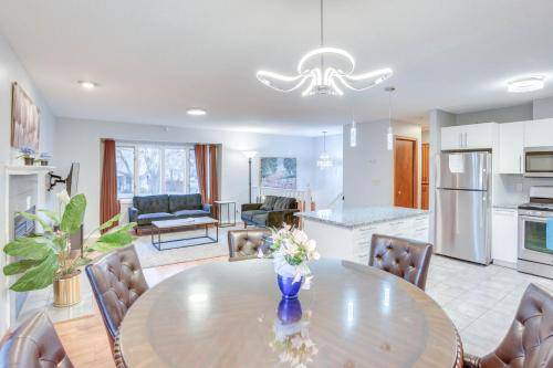 Northeast Minneapolis House | 186 m² House ∙ 4 bedrooms ∙ 8 guests