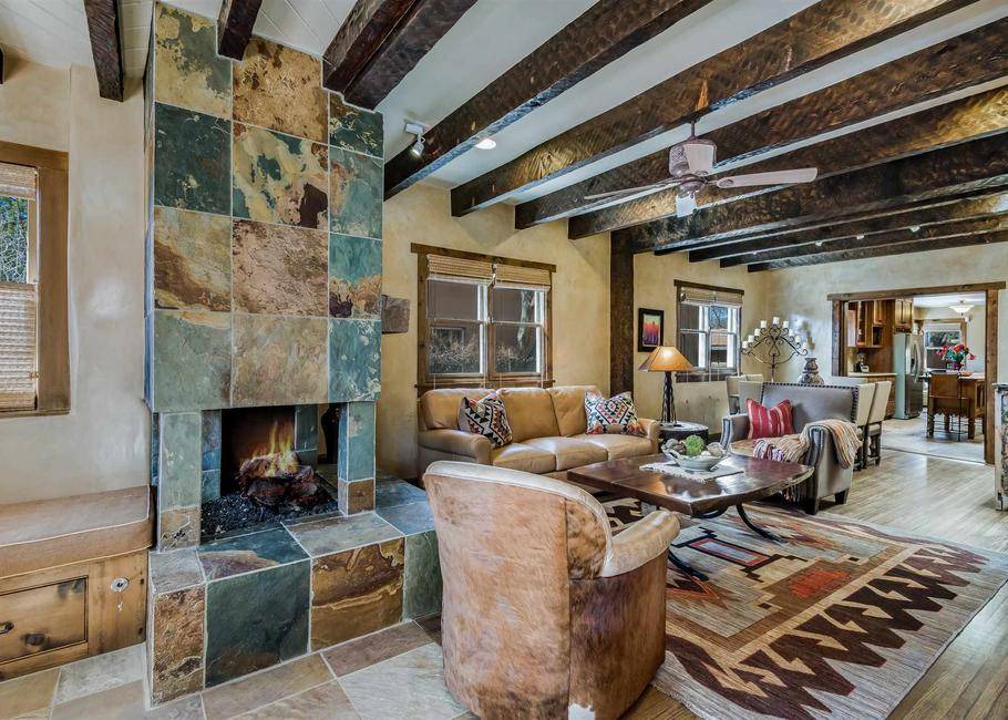 South Capitol House | 186 m² House ∙ 5 bedrooms ∙ 16 guests