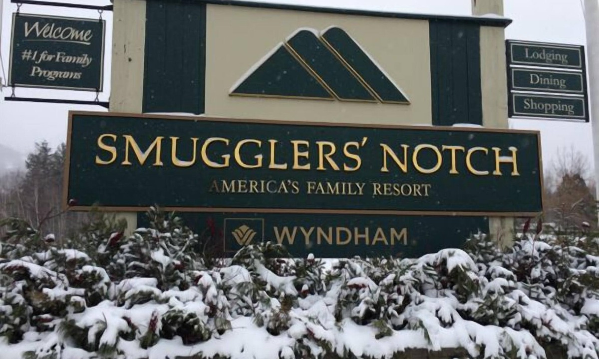 Jeffersonville Resort | 2 Bedroom 2 bath in Wyndham Smugglers’ Notch Resort Village. Ski in-out