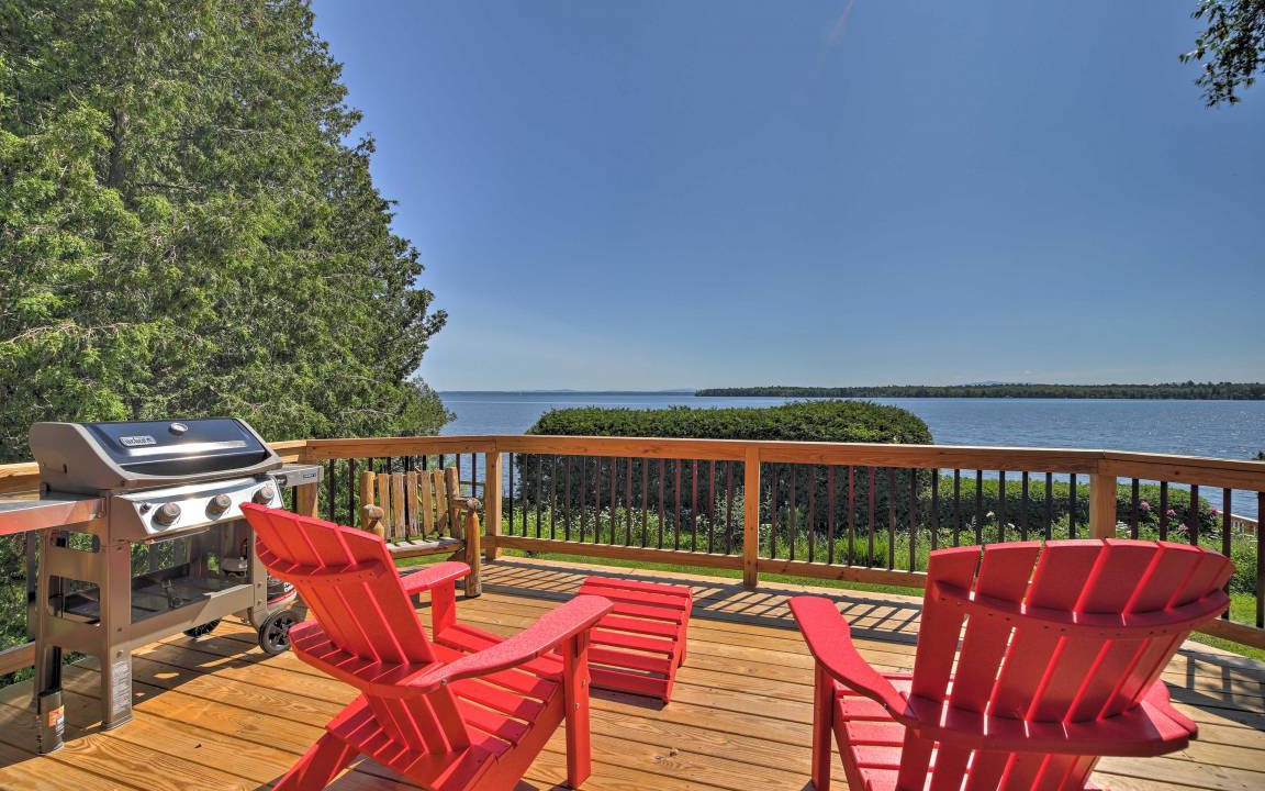 Plattsburgh House | 213 m² House ∙ 3 bedrooms ∙ 7 guests