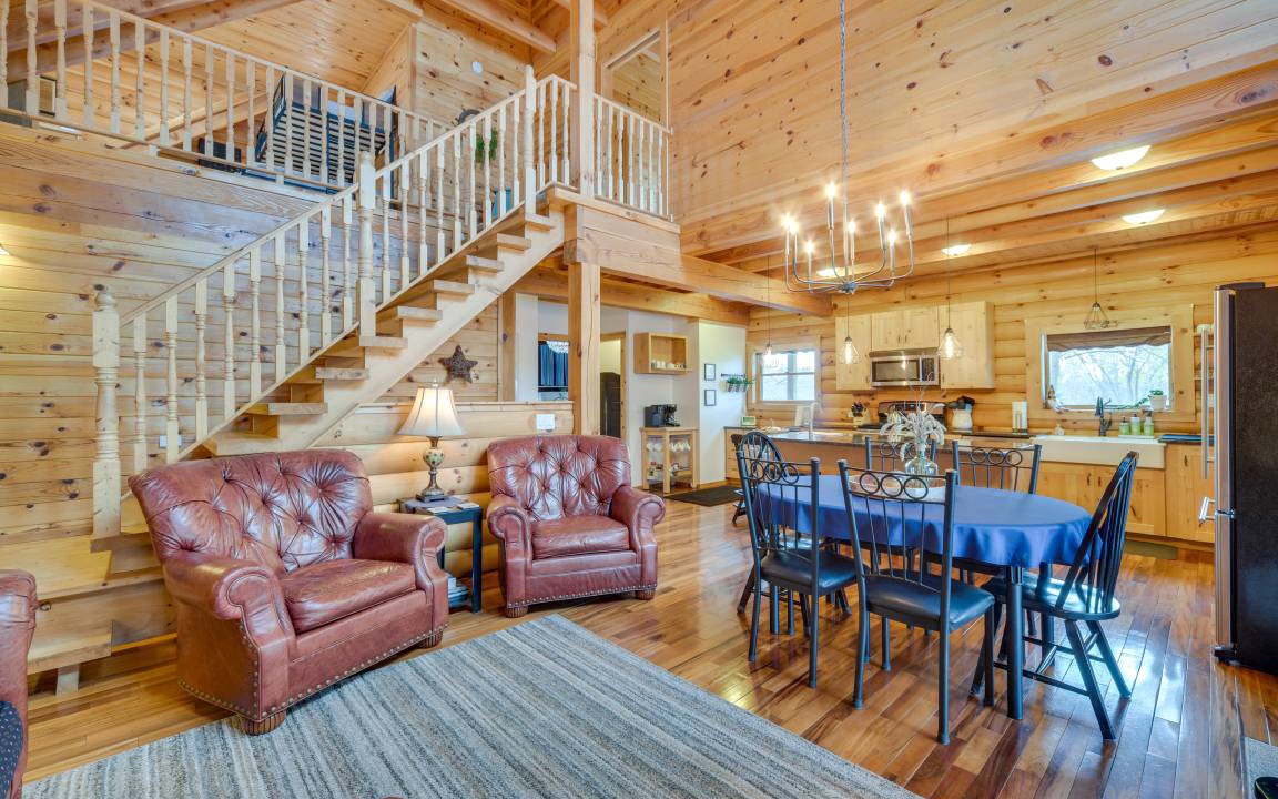Pine City House | 221 m² House ∙ 4 bedrooms ∙ 12 guests