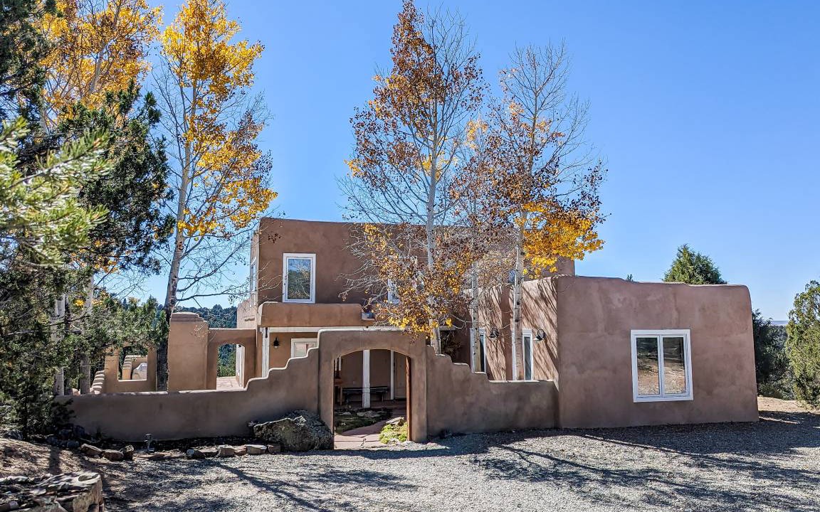 Valdez House | 251 m² House ∙ 3 bedrooms ∙ 9 guests