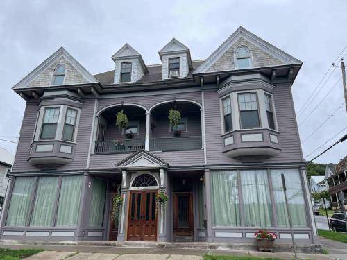 Little Falls Apartment | 279 m² Apartment ∙ 3 bedrooms ∙ 10 guests