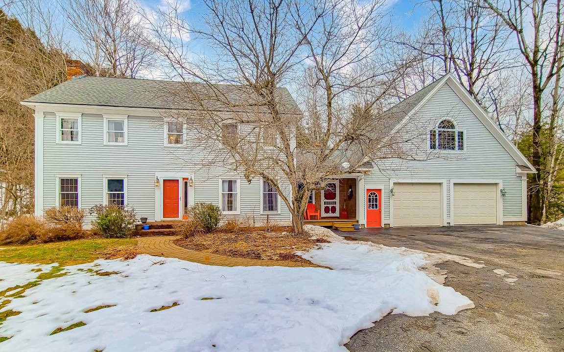 Jeffersonville House | 279 m² House ∙ 3 bedrooms ∙ 8 guests