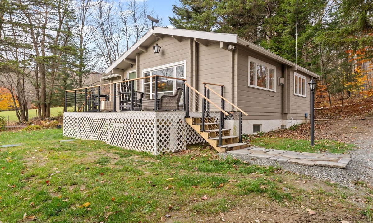 Enosburg Falls Cabin | 3-bedroom cabin just 27 minutes from Jay Peak Ski Resort