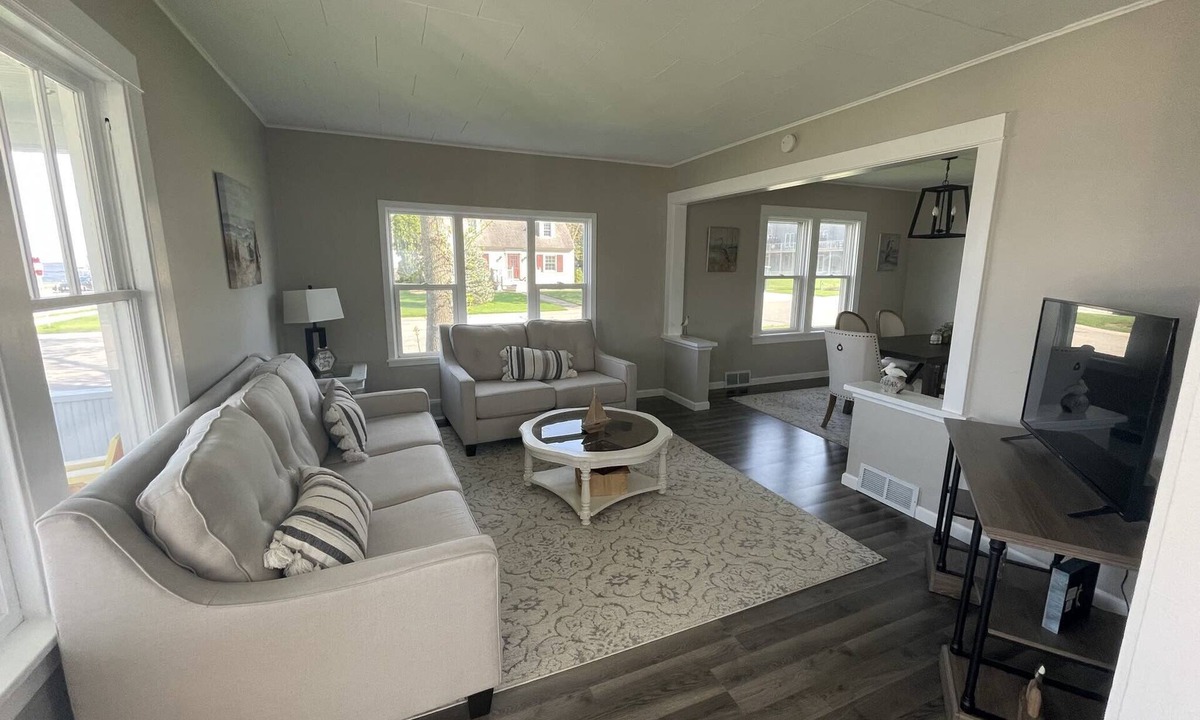 Lake City House | 3 Bedroom home (sleeps 8)