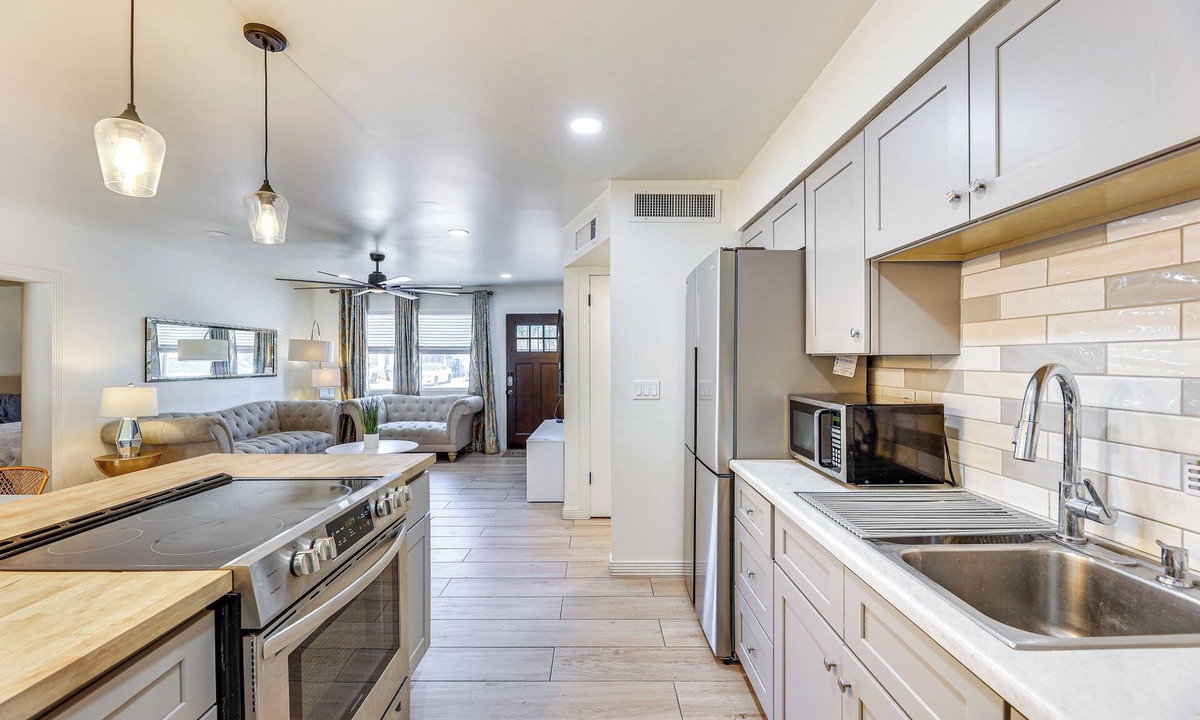 Mesa Cottage | 3 Mi to Dtwn Mesa: Home w/Fenced Backyard!