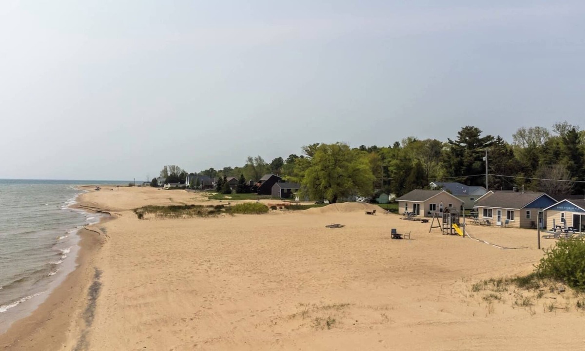 Oscoda Cabin | #3 | Waterfront Cabin with New Bath