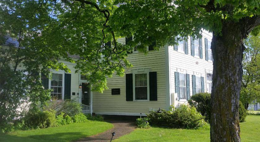 Vergennes House | 33 m² Motel ∙ 8 guests