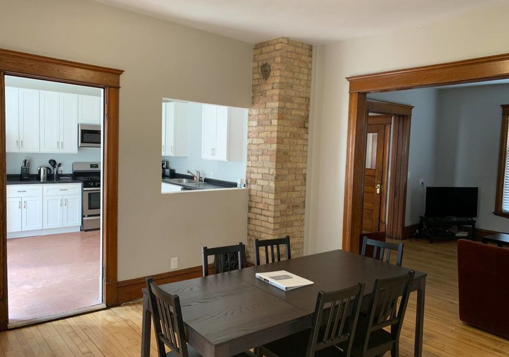 Minneapolis Villa | 4 bdrm home near downtown Mpls!
