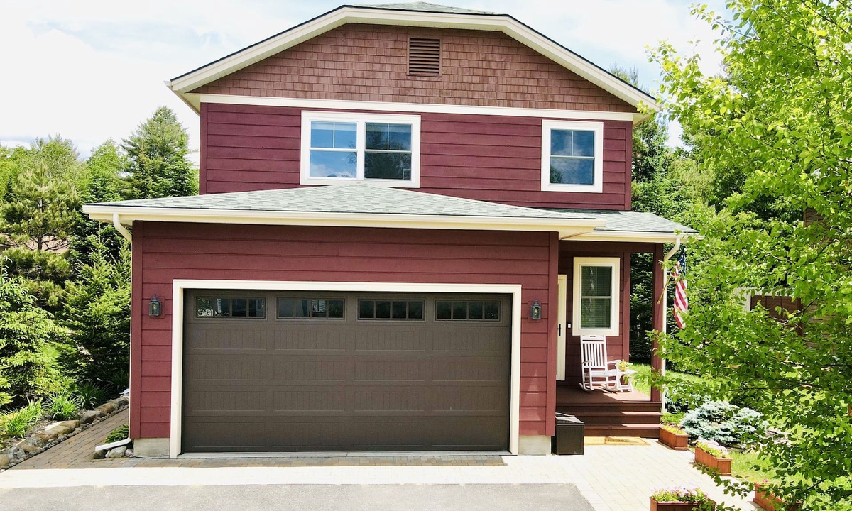 Lake Placid House | 4 Bedroom home in Lake Placid Village! Hot Tub, King size beds, AC, and more!