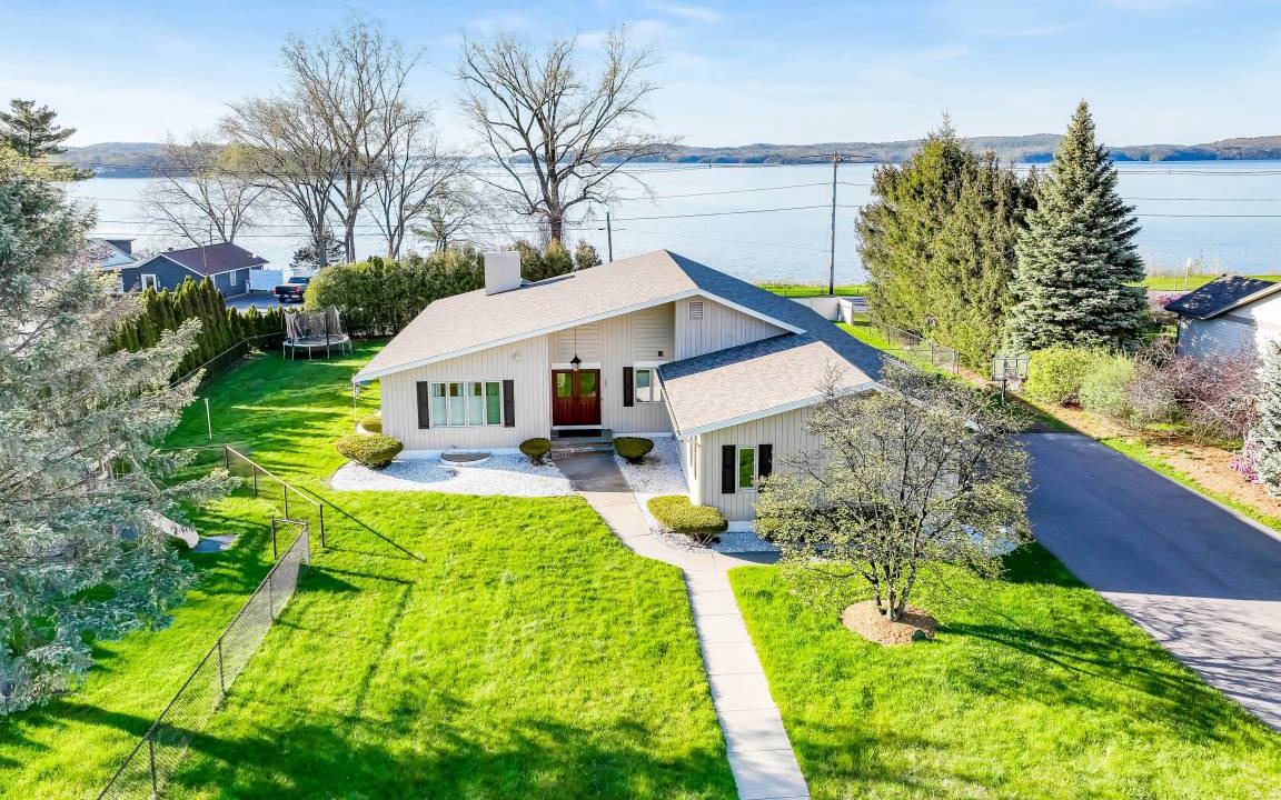 Colchester House | 412 m² House ∙ 4 bedrooms ∙ 8 guests
