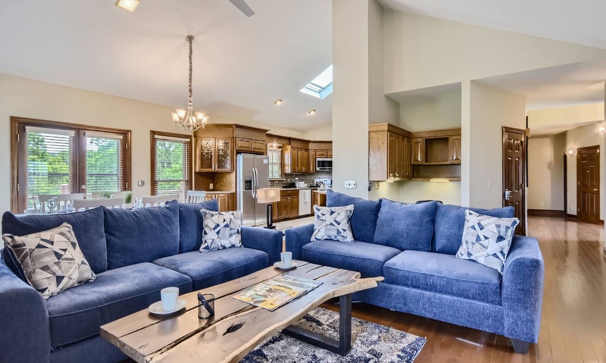Franklin House | 5 Acre 2500 Sqft Country House Near Nashville F2