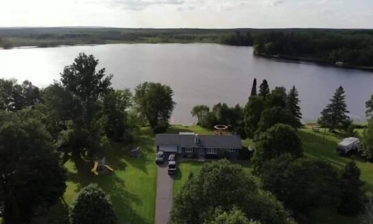 Winter House | 5 bedroom 3- bath 8 people capacity pontoon included in Winter Wis.