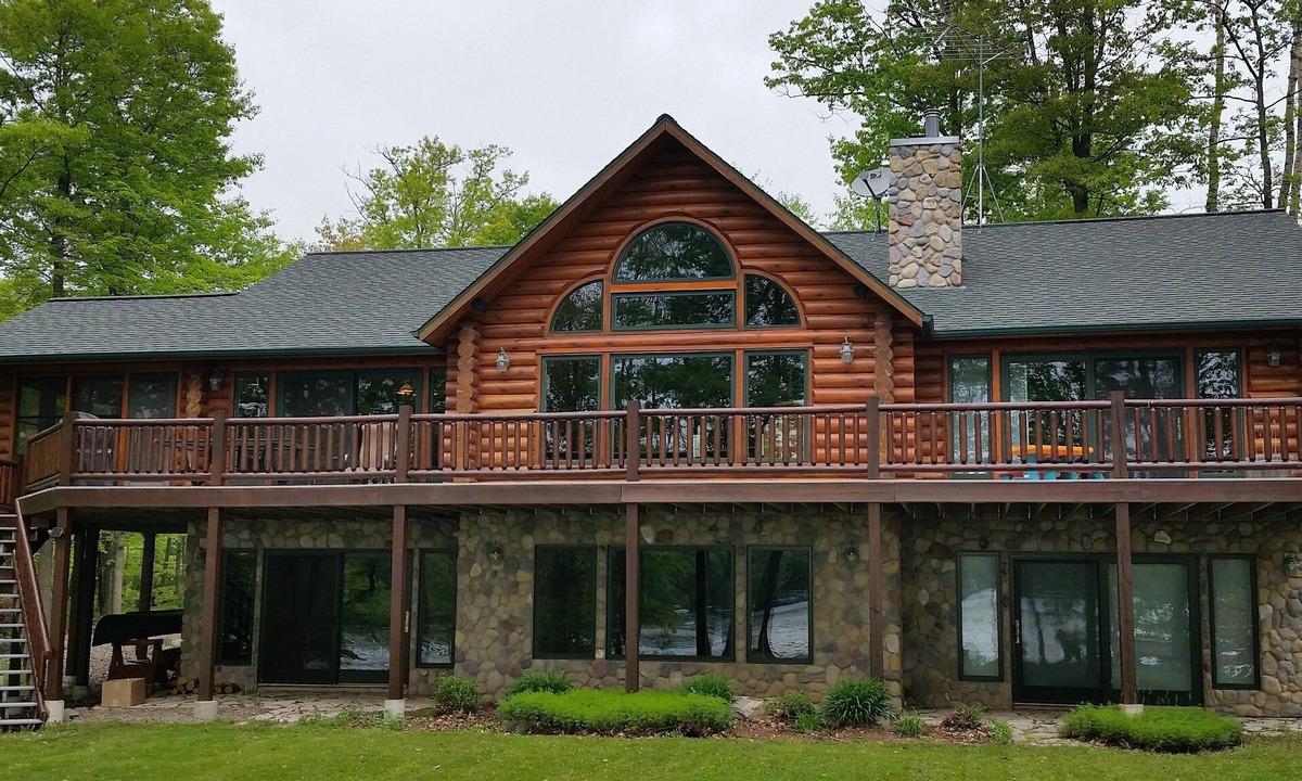 Balsam Lake House | 5 Bedroom 3 Bathroom cabin on Balsam Lake in Wisconsin