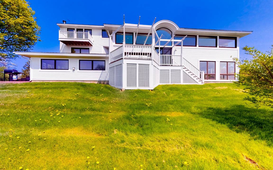 Charlotte House | 515 m² House ∙ 5 bedrooms ∙ 14 guests
