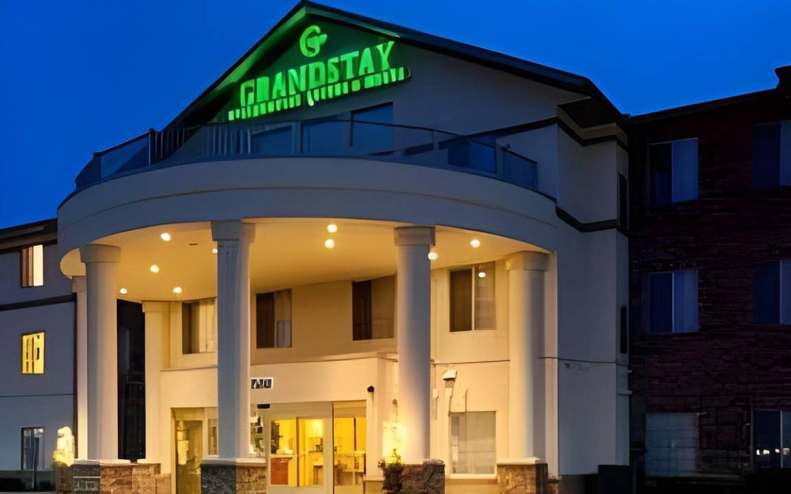 Faribault Hotel | 56 m² Hotel ∙ 2 bedrooms ∙ 127 guests