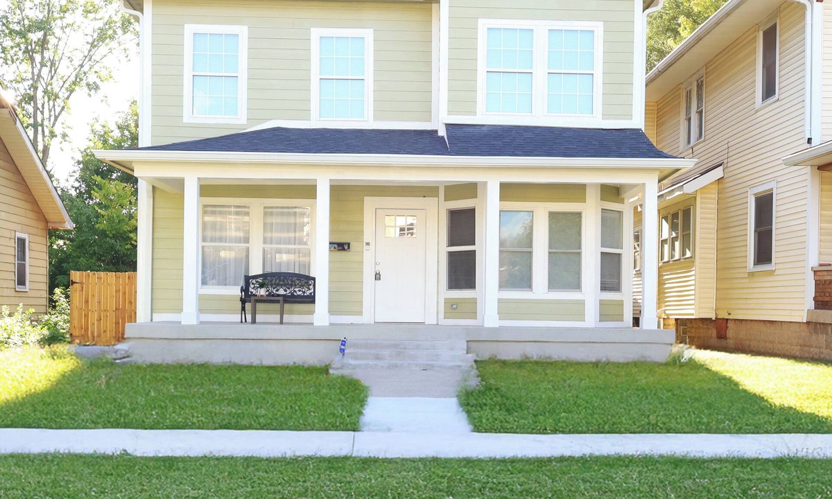 Near Northside House | 5BR Indy Home Sleeps 12. Perfect for large groups. Mins to downtown Indy.