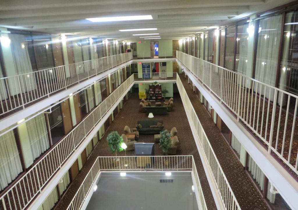 Downtown Hotel | 5th Avenue Inn & Suites