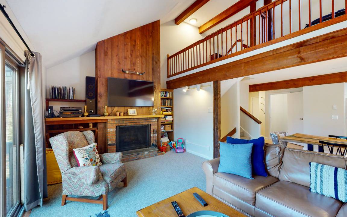 West Hartford Condo | 63 m² Condo ∙ 3 bedrooms ∙ 8 guests