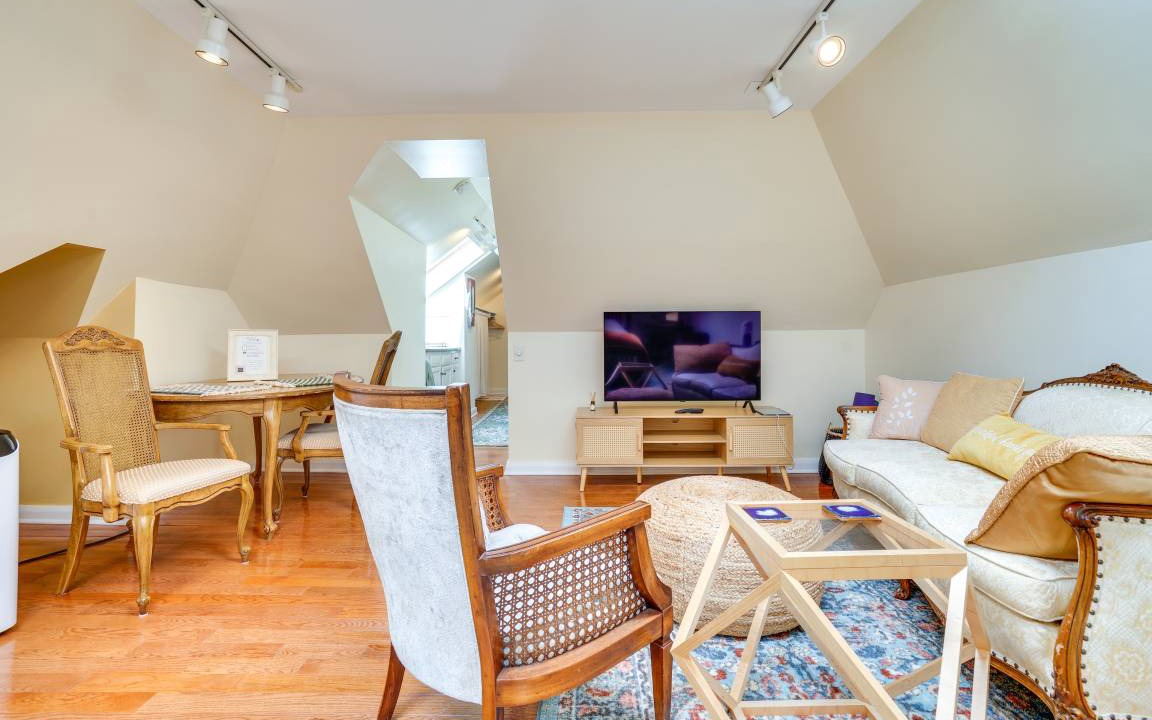 Summit - University Apartment | 65 m² Apartment ∙ 2 guests