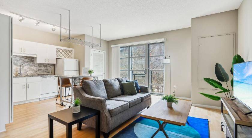 Mill District Apartment | 70 m² Apartment ∙ 1 bedroom ∙ 2 guests