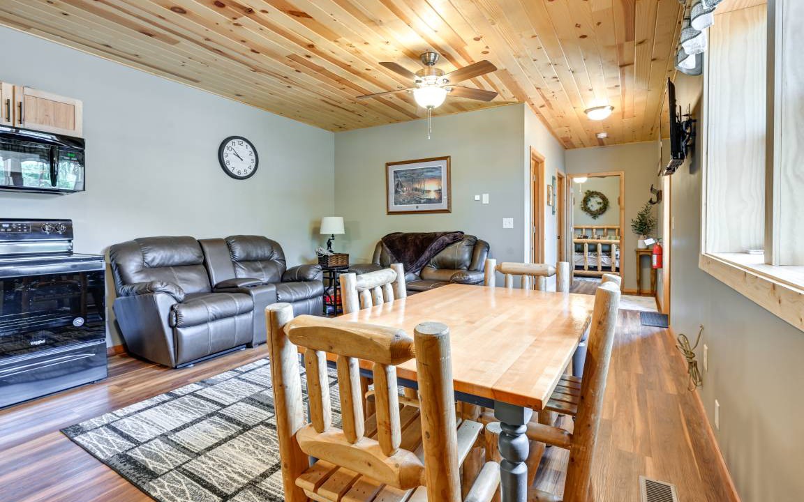 Lake Wissota Cottage | 83 m² Cabin ∙ 2 bedrooms ∙ 6 guests