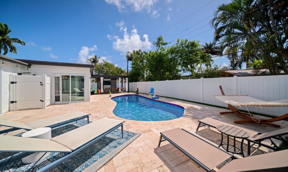 Lighthouse Point House | 912 Managed by Brampton Park