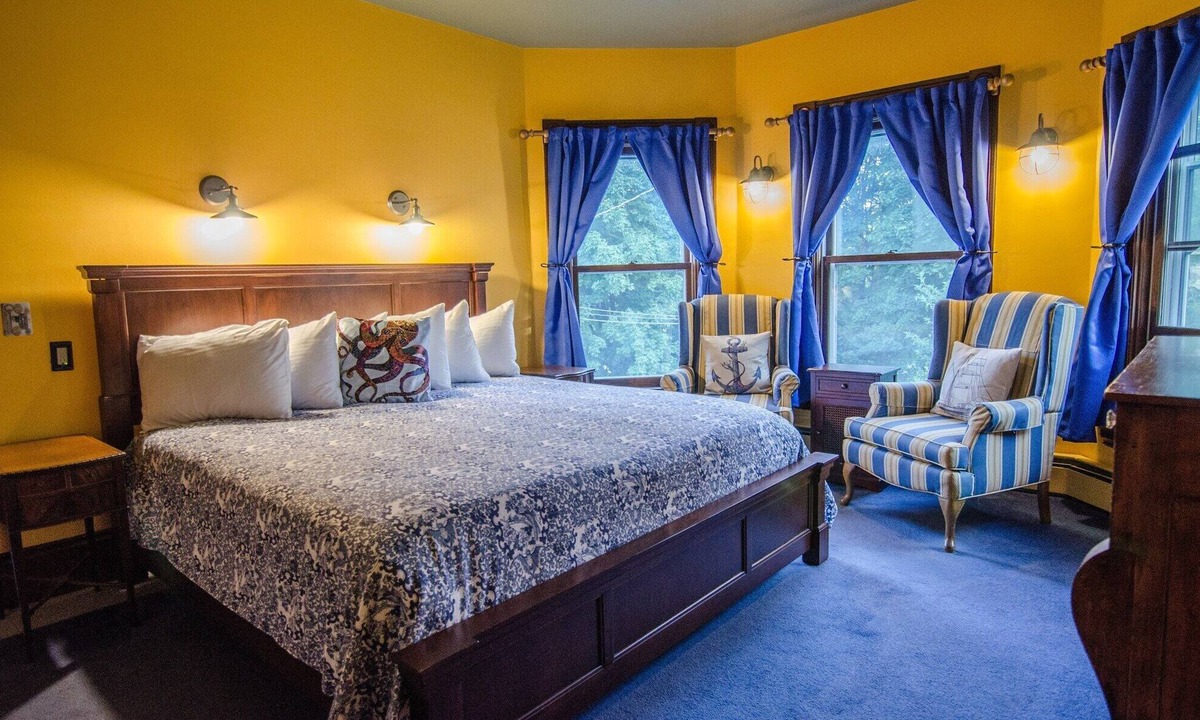 B Custom Breakfast Downtown Shelburne Vt | Shelburne