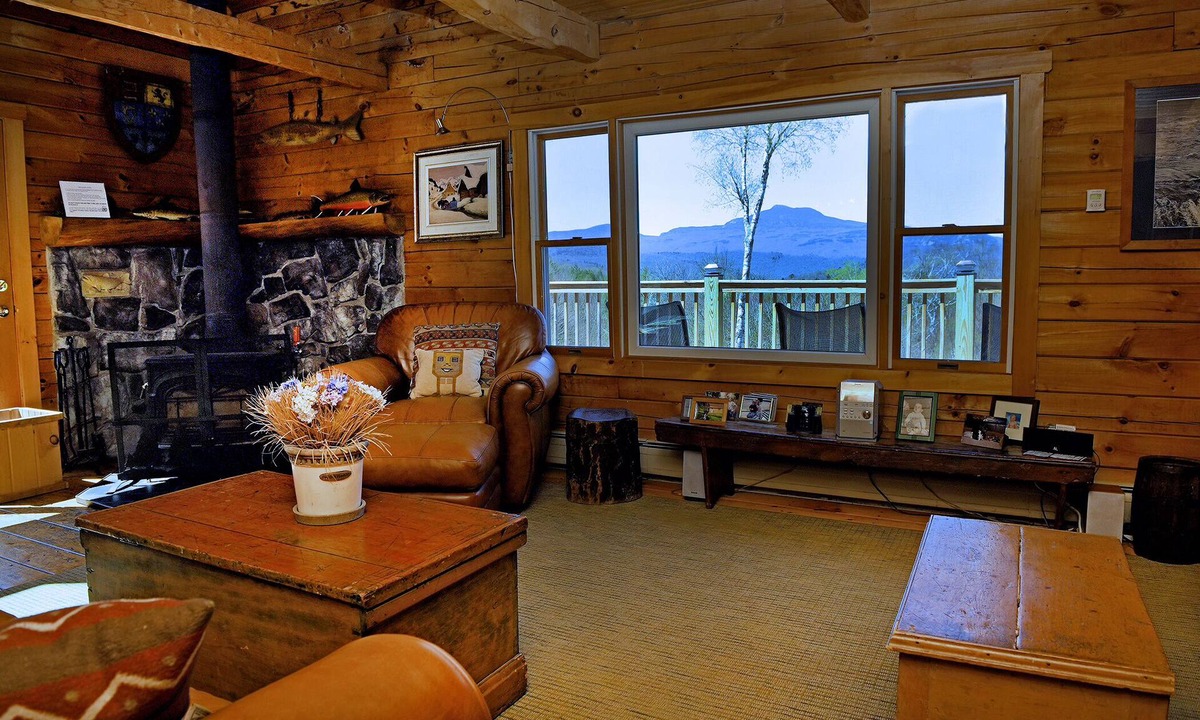 Waterbury Cabin | A Great 4 Season Home ; Relaxing, Rustic, Scenic - This Home Has It All
