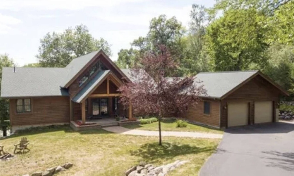 Hudson Cabin | A peaceful stay at the Timber Castle - 10 minutes from downtown