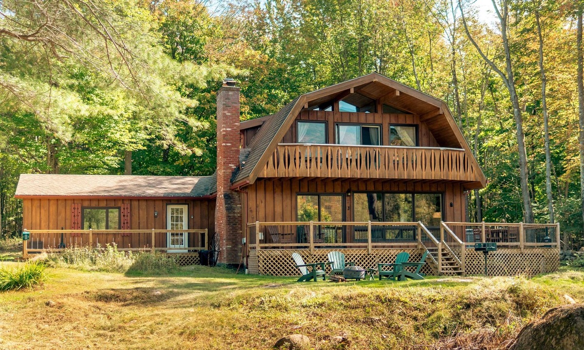 Wilmington House | ADK Whiteface Chalet with Hot Tub, Dog Friendly!