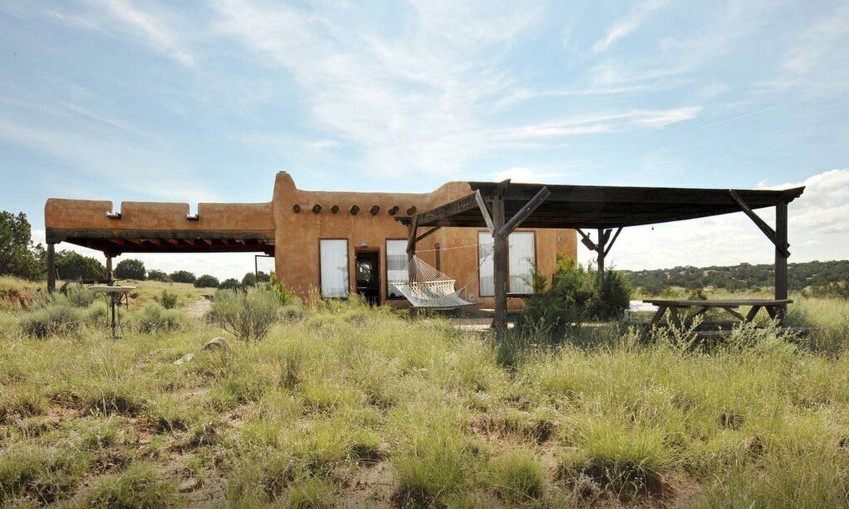Canoncito House | Adobe casita on 12 acres of high desert