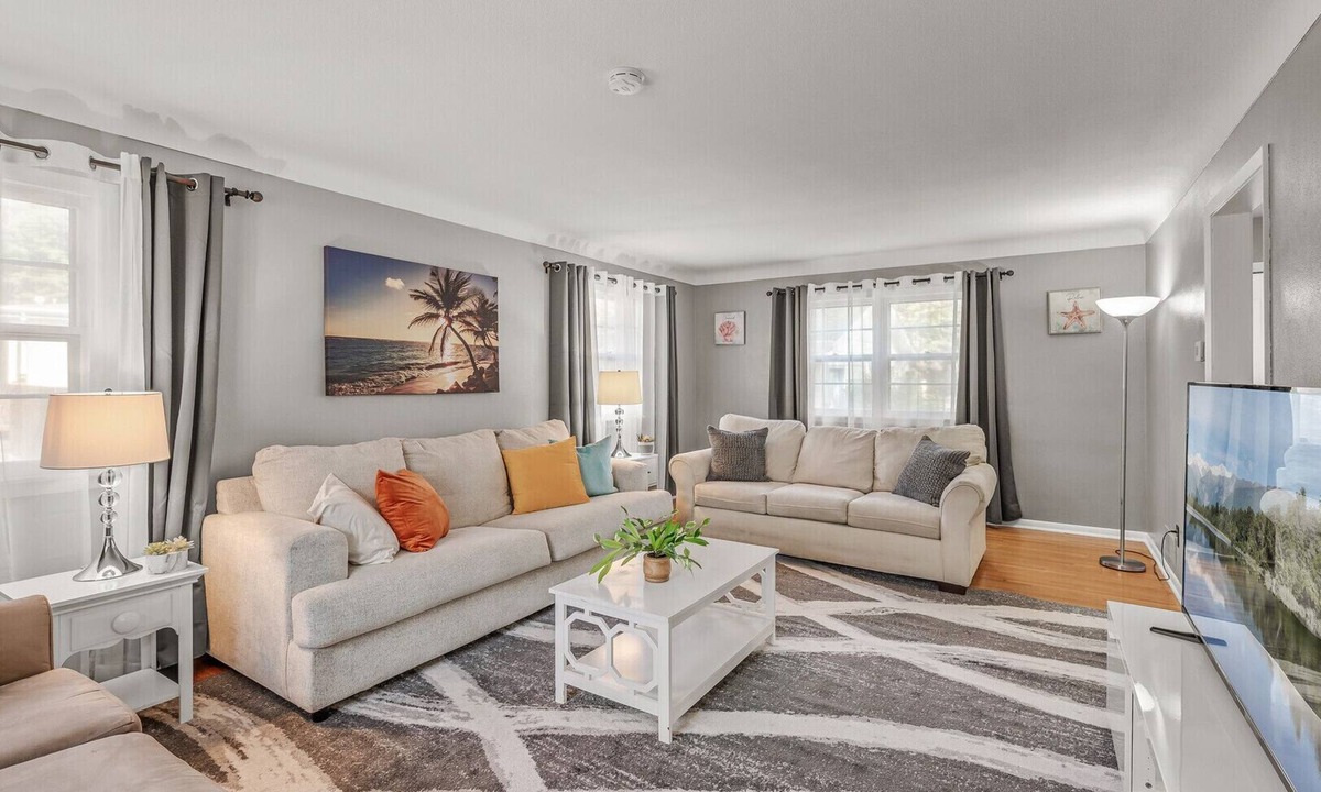 Maplewood House | Adorable Comfy Home- 3M Headquarter-Battle Creek Park- MOA- DTWN St. Paul