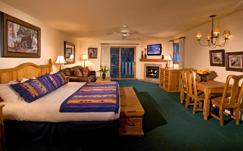 Taos Ski Valley Hotel | Alpine Village Suites