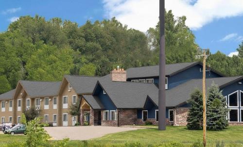 Cobblestone Hotel | Baldwin
