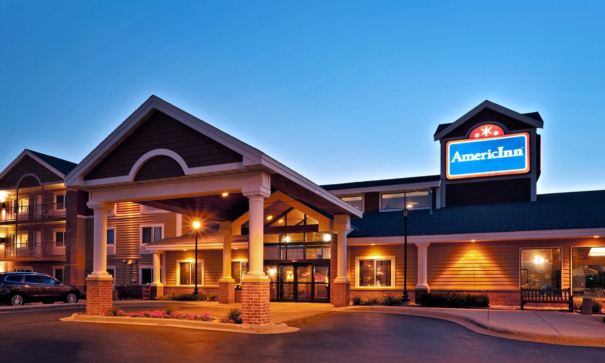 Chanhassen Hotel | AmericInn by Wyndham Chanhassen
