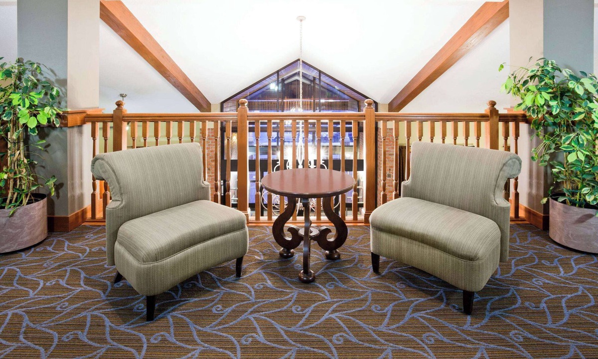 Chanhassen Hotel | AmericInn by Wyndham Chanhassen