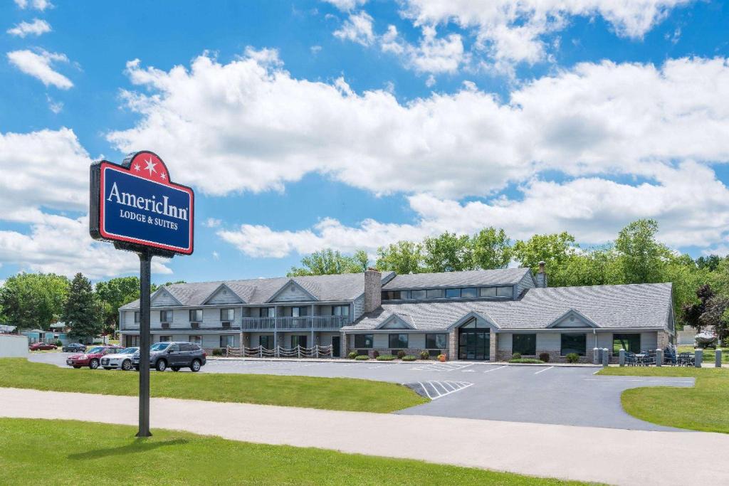 Lake City Hotel | AmericInn by Wyndham Lake City