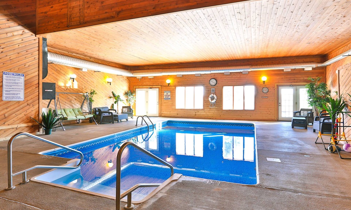 New Richmond Hotel | Amerivu Inn And Suites New Richmond