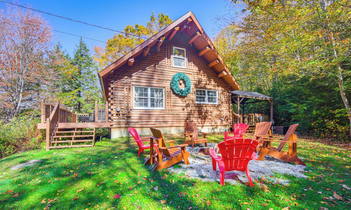 Andover Cabin | Andover Cabin Retreat w/Hot Tub & Fireplace!