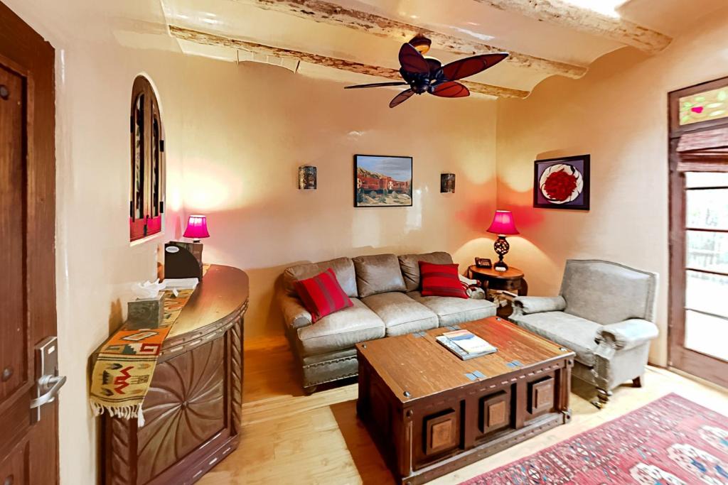 Downtown Santa Fe House | Antigua Inn