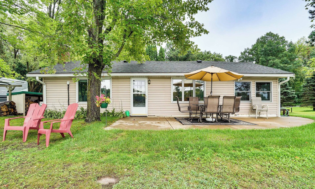 Somerset House | Apple Lake Retreat w/Outdoor Entertainment Space
