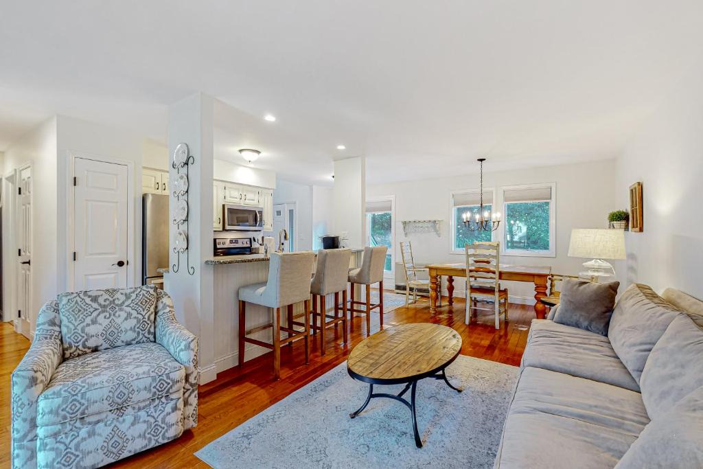 West Hartford Apartment | Après Ski Haven