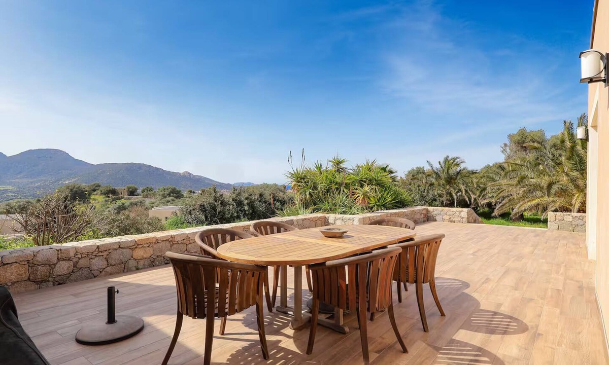 Marine de Davia House | Architect villa between sea and mountain