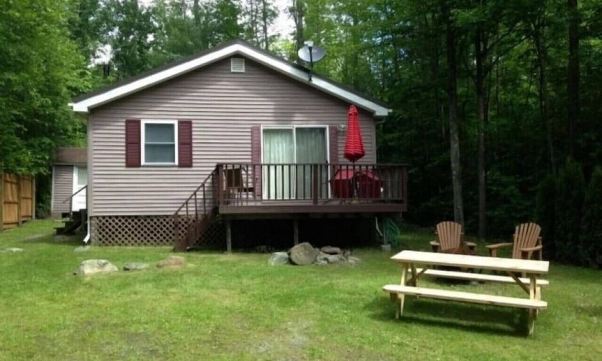 Keeseville Cabin | Augur Lake Cabin Escape